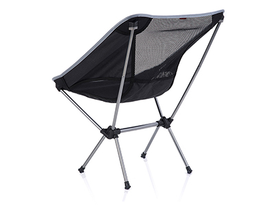 FOLDABLE BEACH CHAIR