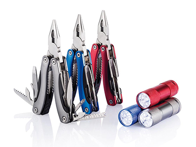 MULTI-PURPOSE TOOL WITH 14 FUNCTIONS AND LED FLASHLIGHT