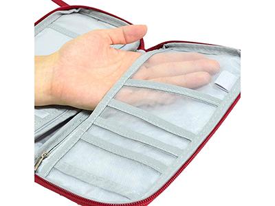 WATERPROOF NYLON TRAVEL CLUTCH