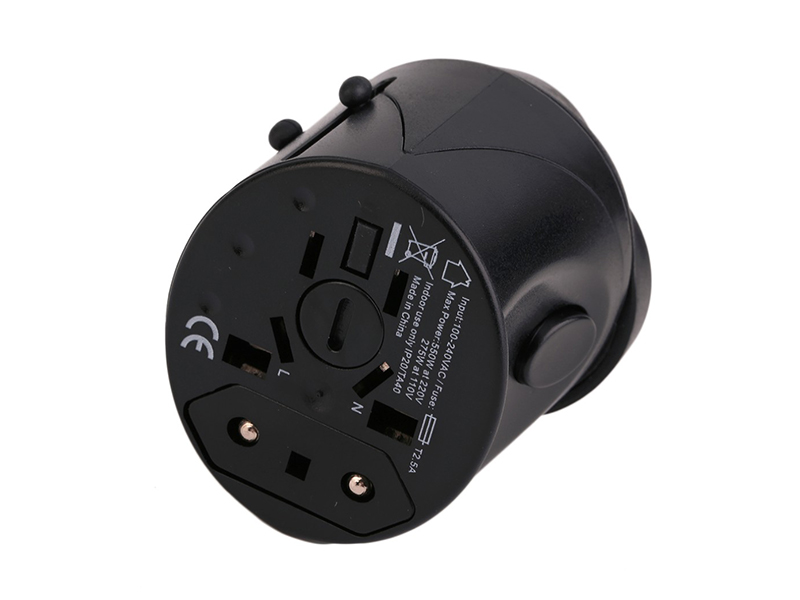 UNIVERSAL TRAVEL ADAPTER