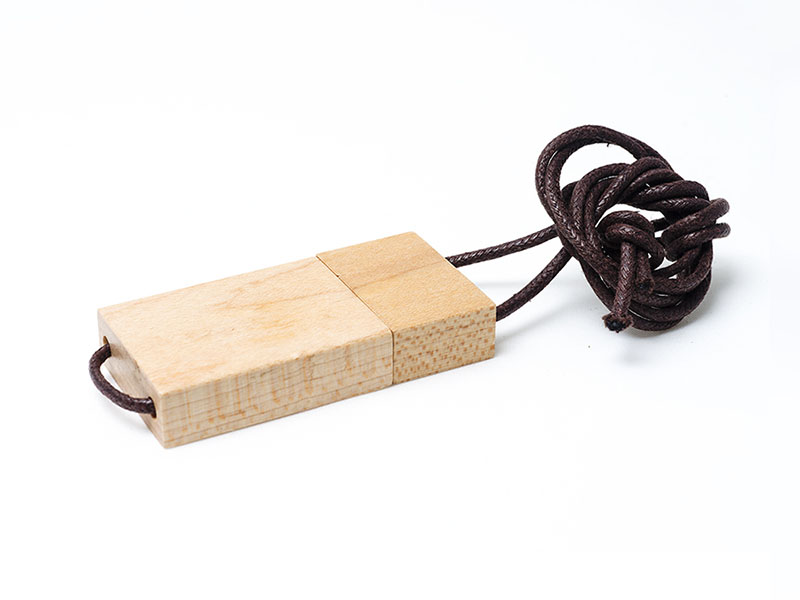 WOODEN USB WITH STRING