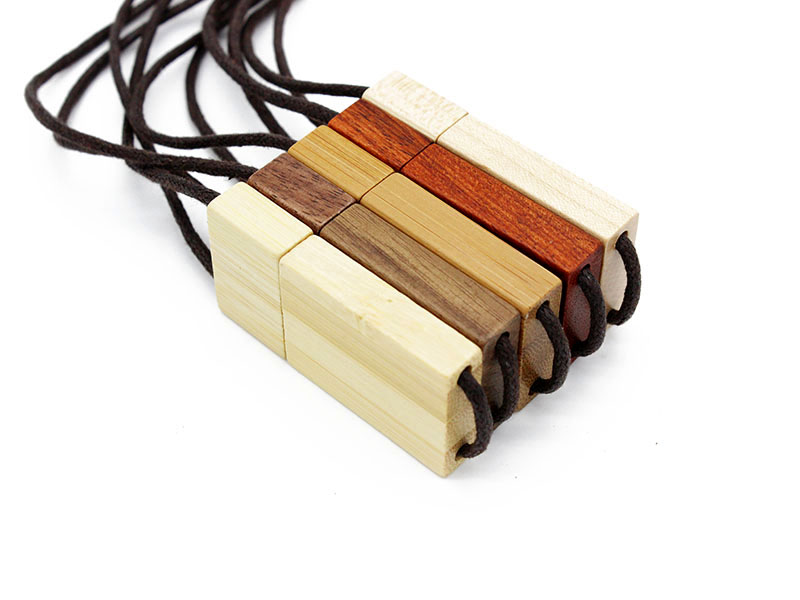 WOODEN USB WITH STRING