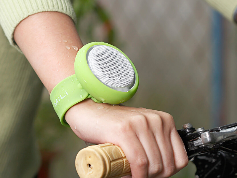 MILI SOUNDMATE BLUETOOTH SPEAKER WITH 4 HOLDERS